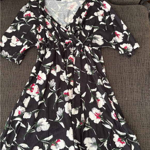 Dresses & Skirts - Floral Black maternity Dress